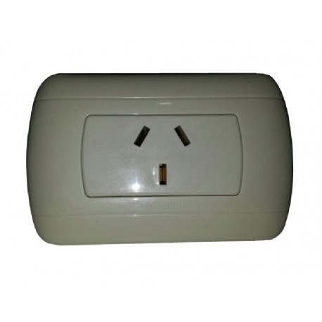 Toma 3P-20A Domino Avant BTICINO P1194