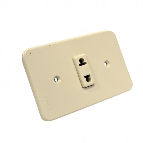 Toma 2P Universal Domino BTICINO 1110AN